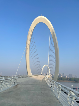 白玉兰酒店(南京国际博览中心店)点评 便捷停车场与整体入住体验解析